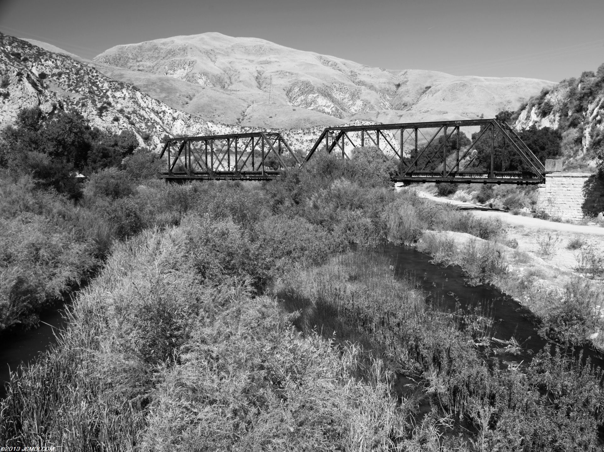 Piru train bridge wide angle B&W 11/17/2011
